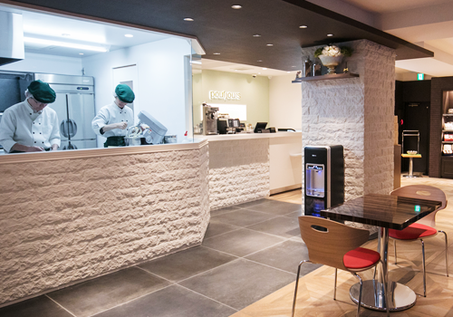 プールジュール 店内の様子