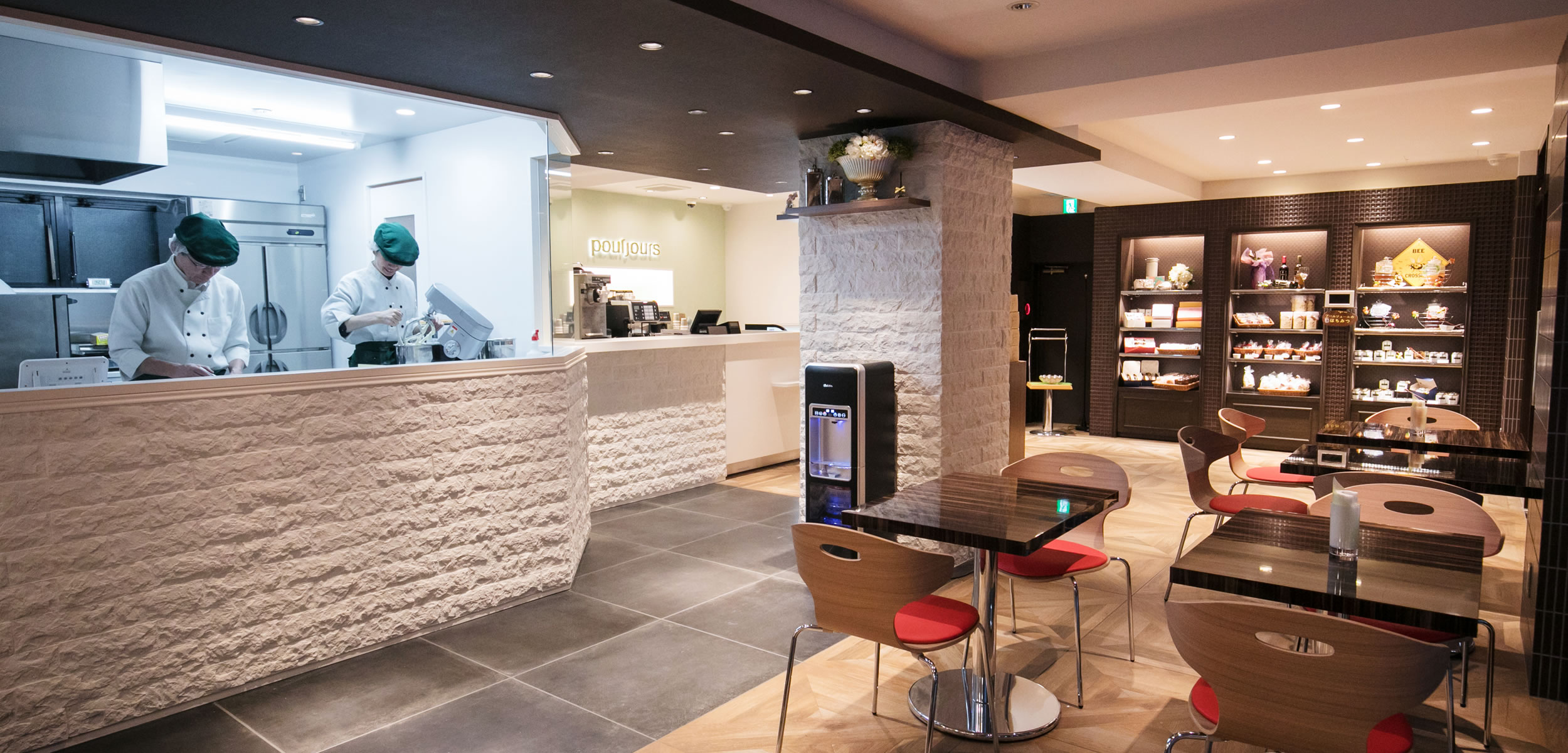 日本橋プールジュールが新たに洋菓子店としてリニューアル